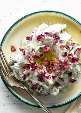 Porselen tabaklarda gastronomi küveti görseli